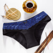 Kalhotky klasik Šeherezáda černý bambus a modrá krajka